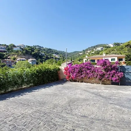 Villa Canyelles Beach Vila With Swimming Pool