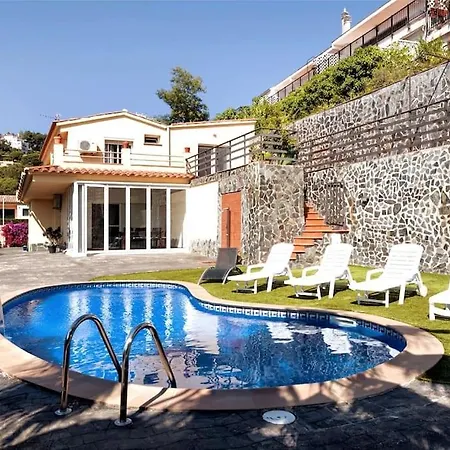 Canyelles Beach Vila With Swimming Pool